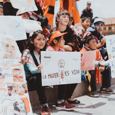 EL ARTE COMO HERRAMIENTA PARA PROMOVER LA IGUALDAD DE GÉNERO Y PREVENIR LA EXCLUSIÓN SOCIAL DE LA INFANCIA Y LA ADOLESCENCIA DE CUSCO, PERÚ.  (2021-2023)